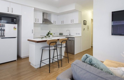 Victoria Park Apartment | Urban Living - two bedroom apartment close to CBD