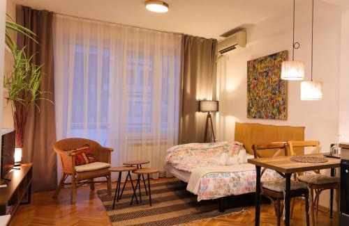 Skopje Region Apartment | Urban Luxury Studio - Free Parking