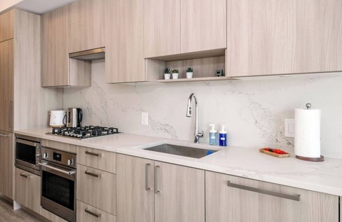 Surrey Apartment | Urban Nest in Surrey - Studio