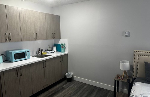 Eau Claire Apartment | Urban Oasis: Chic Studio in Downtown Calgary