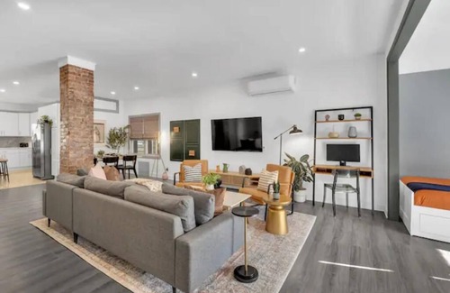 Constable Hook House | Urban Oasis close 2 NYC w/Parking