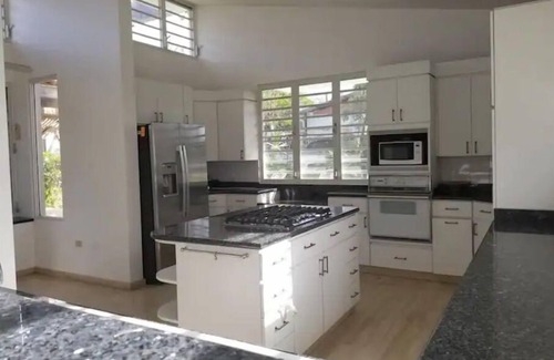 Sabana Llana Sur House | Urban Paradise