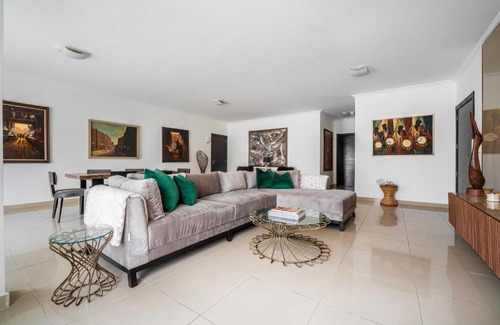 Ikoyi Apartment | Urban Pumpkin Cordyline