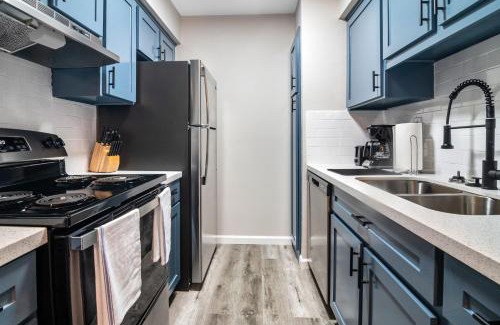 Montrose Apartment | Urban Retreat 8 Min to Downtown Aquarium