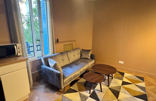 Bondy Apartment | Urban Shelter