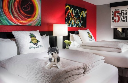 Belltown Hotel | Urban Two Queen w/Tub, Hotel FIVE, Designer Toiletries, near Seattle Waterfront