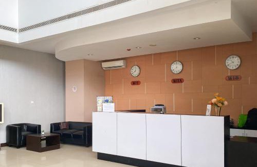 Losari Hotel | Urbanview Hotel Asyra Makassar