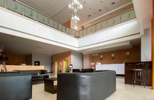 Losari Hotel | Urbanview Hotel Asyra Makassar