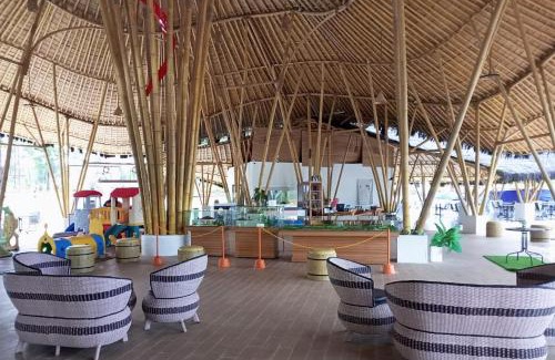 Tanjung Pandan Hotel | Urbanview Hotel Belitung Lodge Resto & Club House by RedDoorz