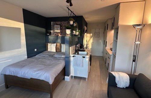 Erlenstegen Apartment | UrHOME 22 City, Airport, Messe, Auto-,Straßenbahn