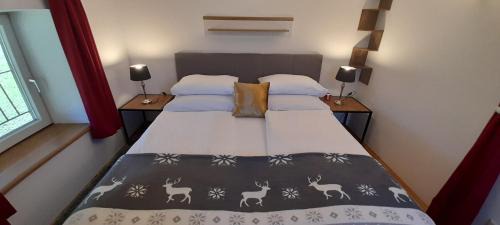 Bad Hofgastein Apartment | Urlaub am Krausberghof, Apartment mit Balkon und Parkplatz, Aufenthaltsraum, Sauna und Infrarotkabine, inmitten der Natur, kostenfreie Kaffeekapseln, 6 Fahrminuten zur Alpentherme Gastein und zur Schlossalmbahn, Spielplatz, großer Gartenbereich