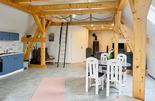 Kreba-Neudorf Apartment | Urlaubshof Turmblick - Spacious vacation apartment (70 sqm) with south-facing balcony