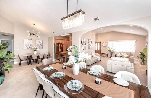 Sherwood Forest and Thistle Development House | 279 m² House ∙ 6 bedrooms ∙ 18 guests