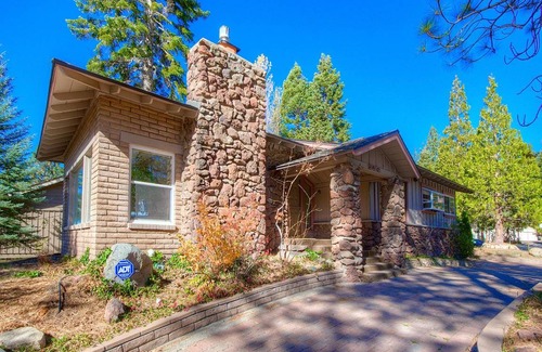 Round Hill Village House | House ∙ 4 bedrooms ∙ 10 guests