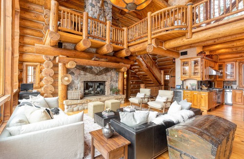 Mountain Village Cabin | Ute Lodge by AvantStay | Cozy Expansive Mountain Home | Close to the Slopes!
