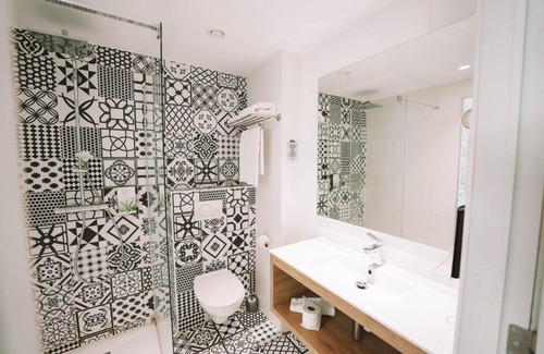 Jurbise Hotel | Utopia Hotel - Art & Nature Hotel