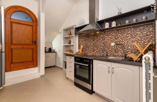 Kamari Apartment | Uva Nera House Oia