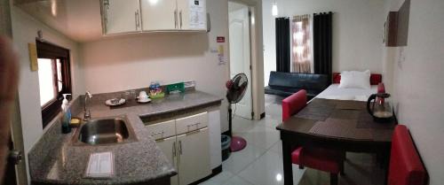 Laoag Apartment | V.F. Riton Apartelle