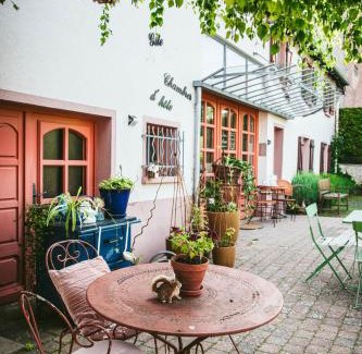 Etival-Clairefontaine Apartment | v i o l e t t e La souris des champs
