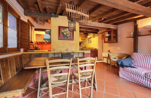 Sant Joan de Les Abadesses House | Vacation Home "Galliner, El Reixac Casa Rural" with Mountain View, Shared Pool & Wi-Fi