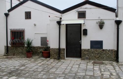 Grottole House | Vacanza alla Chiesa Diruta