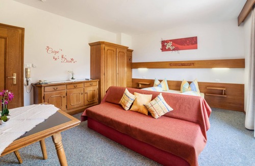 Burgusio Apartment | Vacation Apartment "Sonnenhof Sonnaufgang" with Mountain View and Terrace