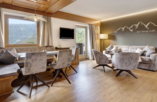Burgusio Apartment | Vacation Apartment "Sonnenhof Sonnparadies" with Mountain View and Terrace