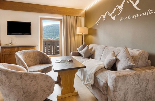 Burgusio Apartment | Vacation Apartment Sonnenhof SONNBLICK with Mountain View