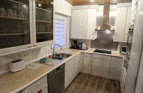 Kuestelberg Apartment | Vacation apartment 6, 170 sqm, 3 bedrooms, 3 living/bedrooms, terrace, max. 10 persons + 2 children
