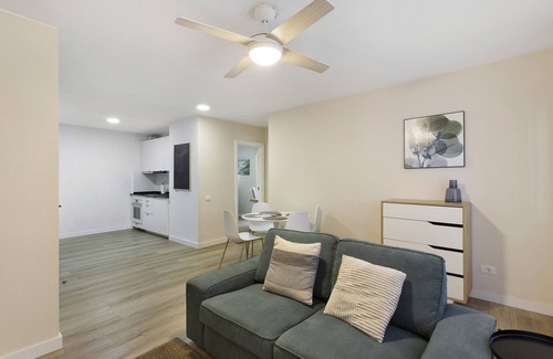 Playa de Arinaga Apartment | Vacation Apartment 'Apartamento Con Piscina Arinaga' with Shared Pool and Wi-Fi