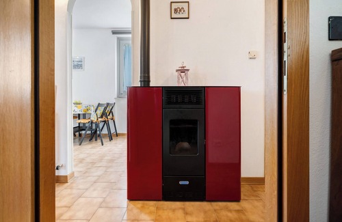 Dorsino Apartment | Vacation Apartment Ciclamino Standard Vittoria with Mountain View, Wi-Fi & Garden