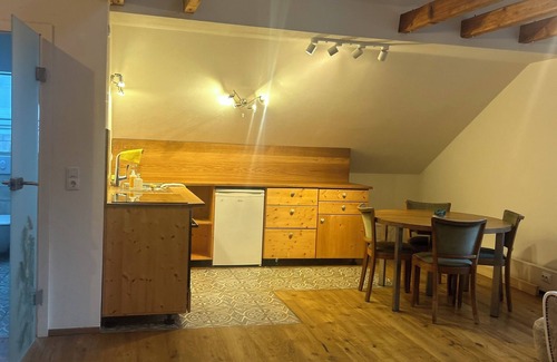 Flammersfeld Apartment | Vacation apartment Apfelbaum in the guest & people and nature