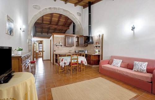 Las Galletas Apartment | Vacation Apartment 'Finca La Bonita Ap M1' with Shared Pool, Shared Terrace and Wi-Fi