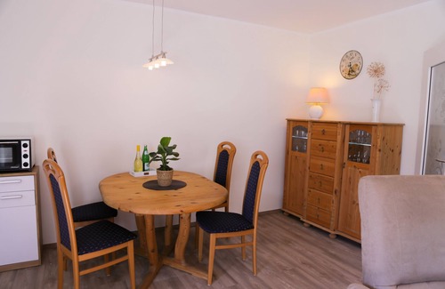Hahnenklee Apartment | Vacation apartment (Gold-Klee) with 50 square meters - fantastic winter garden and close to nature