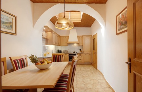 Caldaro Sulla Strada del Vino Apartment | Vacation apartment in the heart of Kaltern with a terrace to fall in love with