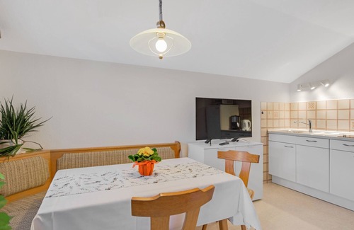 Chieming Apartment | Vacation apartment Wennesz 2 on Lake Chiemsee with south-facing balcony, mountain view and WLAN