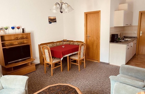 Reinhardtsdorf-Schoena Apartment | Vacation apartment "Jägersteig", 1 bedroom - Holiday home Schrammsteinblick