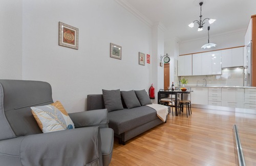 Los Gavilanes Apartment | Vacation 'Gavade' with Mountain View, Wi-Fi and Air Conditioning