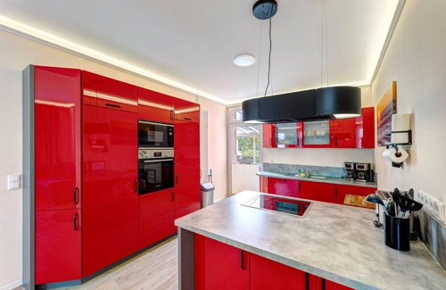 Koserow House | Vacation home 300m from the Baltic Sea beach with 7 bedrooms, private sauna and fireplace.