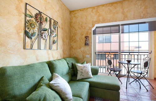 La Jaca Apartment | Vacation Home "A Lato del Mare" with Sea View & Wi-Fi