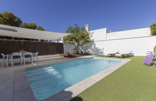 Cunit House | Vacation home Aeris by Interhome
