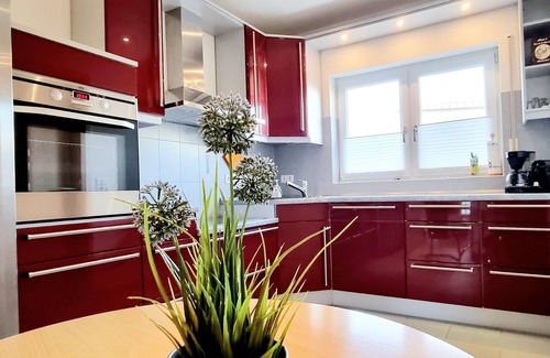 Bendorf House | Vacation home Antiquarius - Holiday home, shower, WC