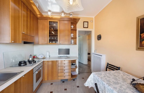 Diano Castello House | Vacation Home 'Casa di Oleg' with Sea View, Terrace & Garden