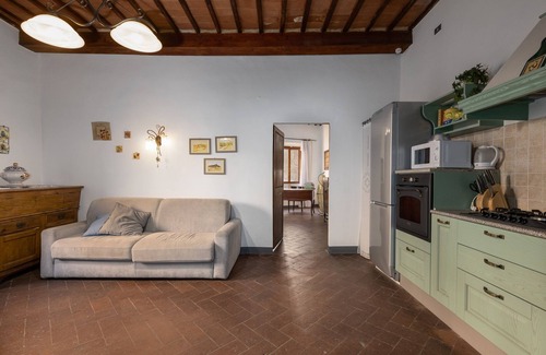 Certaldo Alto House | Vacation Home "Casa Al Cantone" with Private Terrace & Wi-Fi