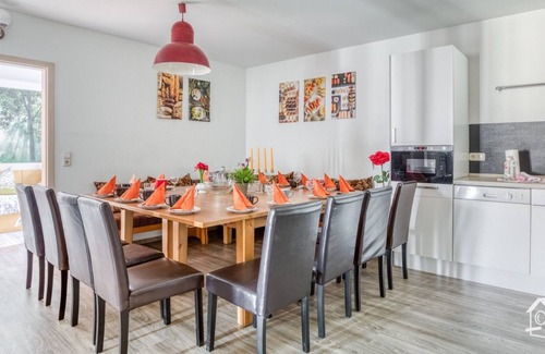Heinsdorfergrund House | Vacation home with pool, garden, covered barbecue area and large dining table