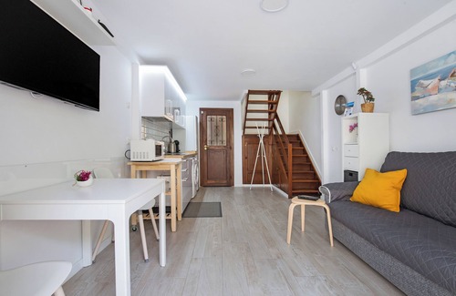 Parque Holandes Apartment | Vacation Home 'Gmar House Relax y Naturaleza' close to the Sea with Shared Pool & Wi-Fi