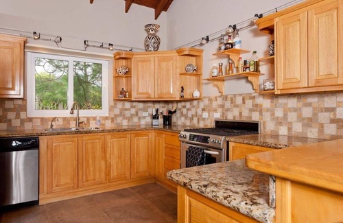 First Bight House | Vacation home in Roatan