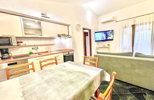Razanac House | Vacation home Nada by Interhome