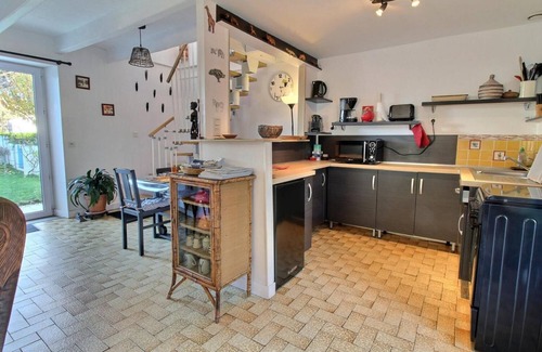Belz House | Vacation home near the sea, sleeps 5, pets welcome