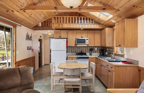 Russell Cabin | Vacation Home Rental PM 51